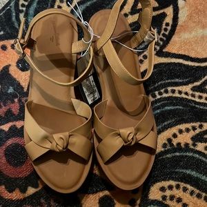 Adorable chunky heels